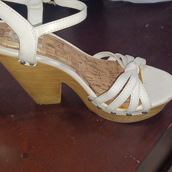 Bundle lot of mix shoes - Picture 7 of 13